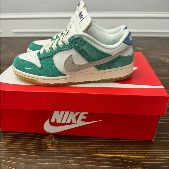 2020 Kasina x Dunk Low - Road Sign - Picture 3 of 7